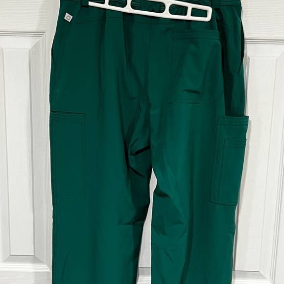 Matching set of Infinity brand Size M Top and Bottom’s. Like new - Picture 4 of 4